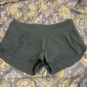Lululemon Athletica Speed up 2.5 Shorts size 2